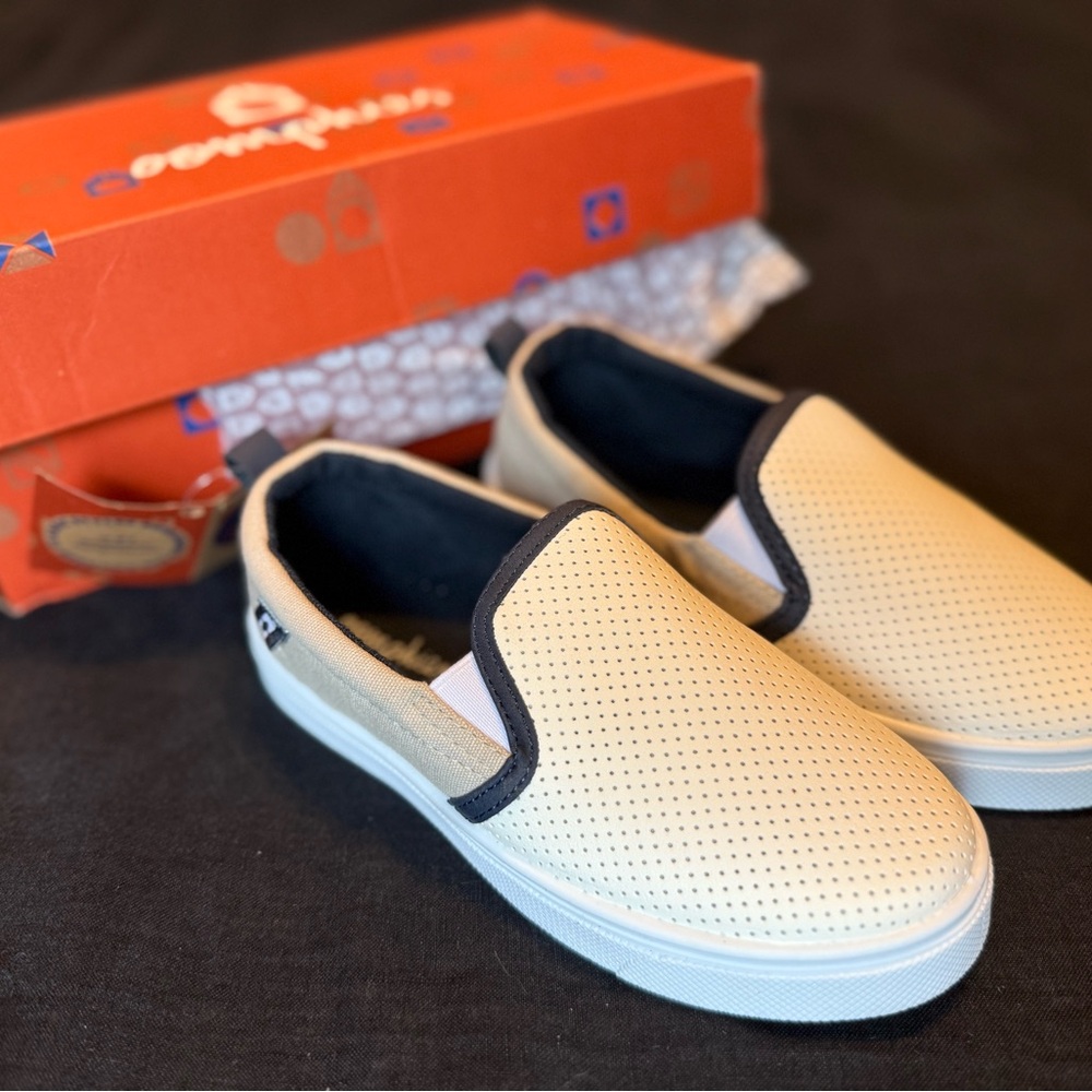 Oomphies Beige Slip-On Shoes - Toddler 12 - NEW!!!